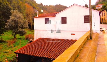 House 3 Bedrooms in Arrifana