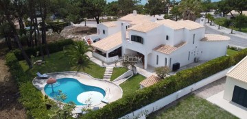 House 5 Bedrooms in Carvalhal