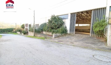 Bâtiment industriel / entrepôt à St.Tirso, Couto (S.Cristina e S.Miguel) e Burgães