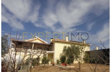 House 4 Bedrooms in Carvalhal Benfeito