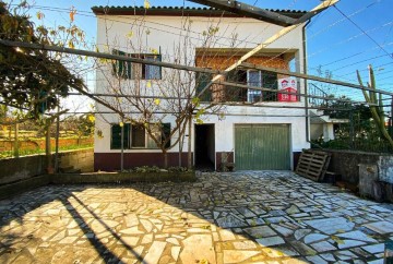 Maison 4 Chambres à Ladoeiro