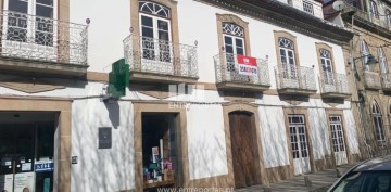 Apartamento  em Vila e Roussas