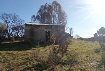 Quintas e casas rústicas em Aldeia do Bispo, Águas e Aldeia de João Pires