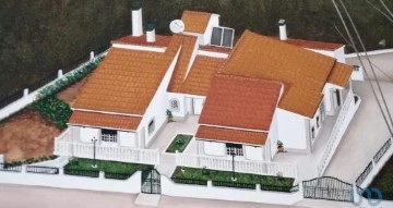 House 5 Bedrooms in Póvoa de Rio de Moinhos e Cafede