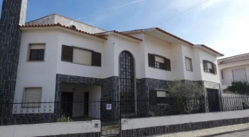 Moradia 5 Quartos em São Pedro