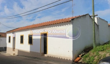 House 2 Bedrooms in Cabeção