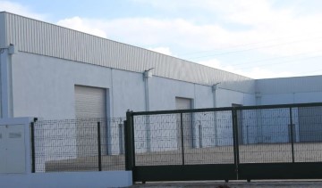Bâtiment industriel / entrepôt à Seixal, Arrentela e Aldeia de Paio Pires