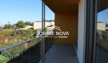 House 4 Bedrooms in Pedroso e Seixezelo