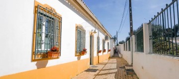 House 4 Bedrooms in Vila Nova de São Bento e Vale de Vargo