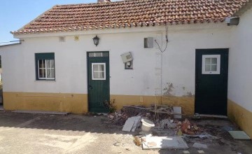 House 4 Bedrooms in Glória do Ribatejo e Granho