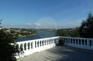 House 7 Bedrooms in Oliveira do Douro