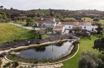 Moradia 10 Quartos em N.S. da Vila, N.S. do Bispo e Silveiras