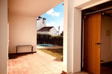 Maison 3 Chambres à São Bartolomeu dos Galegos e Moledo