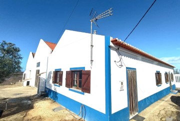 House 4 Bedrooms in Vila do Bispo e Raposeira