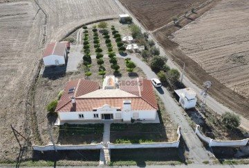 Quintas e casas rústicas 2 Quartos em Castro Verde e Casével