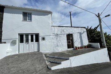 House  in Urzelina (São Mateus)