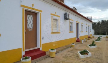 House 2 Bedrooms in N.S. da Vila, N.S. do Bispo e Silveiras