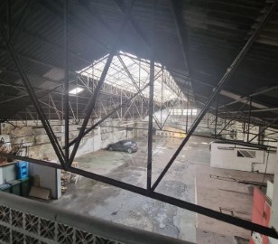 Industrial building / warehouse in São Vicente