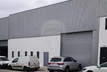 Industrial building / warehouse in Junqueira