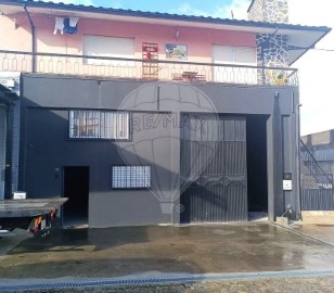 Bâtiment industriel / entrepôt à Bougado (São Martinho e Santiago)