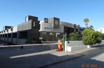 Industrial building / warehouse in Alfragide