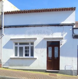 House 4 Bedrooms in Vila do Porto