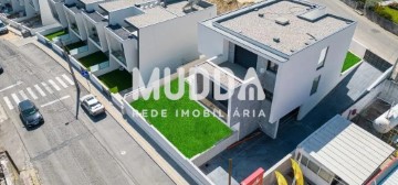 Moradia 4 Quartos em Oliveira