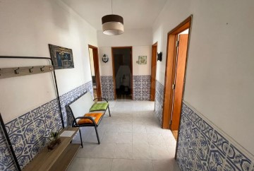 Apartment 3 Bedrooms in Beja (Santiago Maior e São João Baptista)