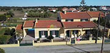 House 5 Bedrooms in Foros de Vale Figueira