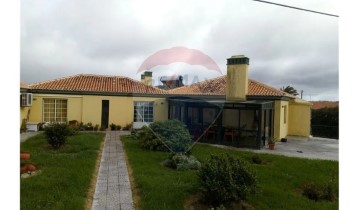 Maison 4 Chambres à Vila do Porto