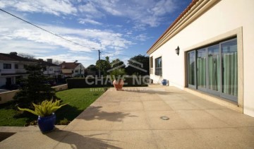 House 5 Bedrooms in Arcozelo