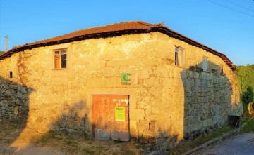 Quintas e casas rústicas em Galegos