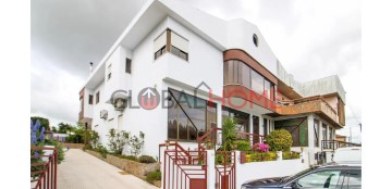 House 4 Bedrooms in Meixomil