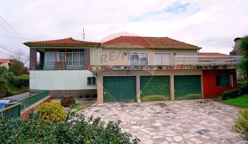 House 7 Bedrooms in São Paio de Oleiros