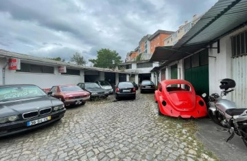 Garagem em Santo António dos Olivais