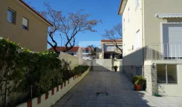 House 4 Bedrooms in Ramalde