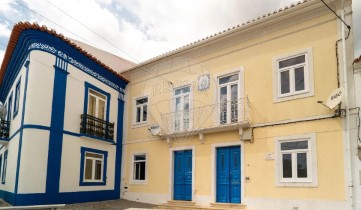 Prédio em São Miguel do Rio Torto e Rossio Ao Sul do Tejo