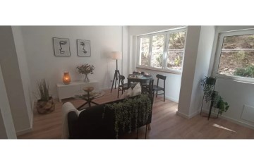 Apartment 3 Bedrooms in Benfica