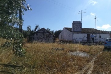 Moradia  em Ameixial (Santa Vitória e São Bento)