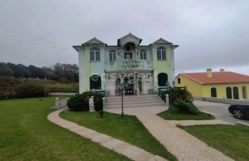 House 5 Bedrooms in Porto Judeu