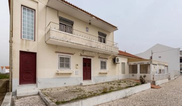 House 9 Bedrooms in Poceirão e Marateca