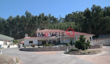 House 5 Bedrooms in Gondemaria e Olival