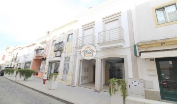 Apartamento 4 Quartos em N.S. da Vila, N.S. do Bispo e Silveiras