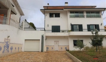 House 4 Bedrooms in Gondomar (São Cosme), Valbom e Jovim