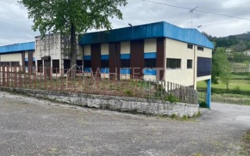 Bâtiment industriel / entrepôt à Cepães e Fareja