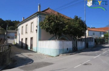 Casa o chalet 4 Habitaciones en Figueiró dos Vinhos e Bairradas