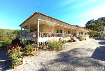 House 6 Bedrooms in Lousa