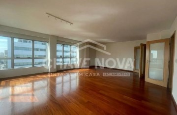 Apartamento 4 Quartos em Ramalde