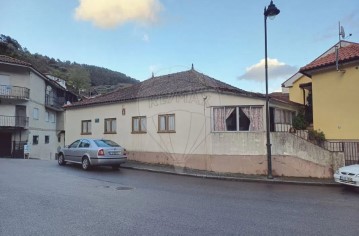 House 6 Bedrooms in Covas do Douro