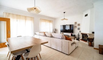 Apartment 4 Bedrooms in Tavarede